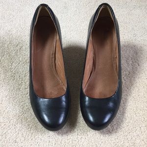 Clark’s Wedge Shoes - barely worn! Size 8.5